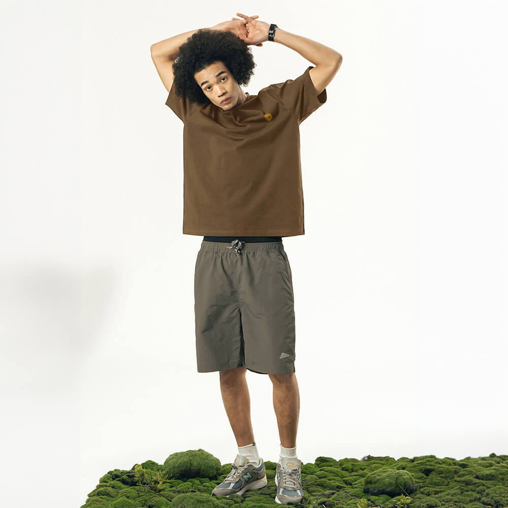 Camiseta unisex ligera de color sólido, resistente al pelo de mascotas y de enfriamiento.